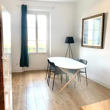 Feriehus Petite Maison De Village Vue